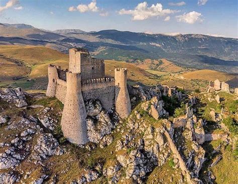 Castillo de Rocca Calascio, Castello di Rocca Calascio - Megaconstrucciones, Extreme Engineering