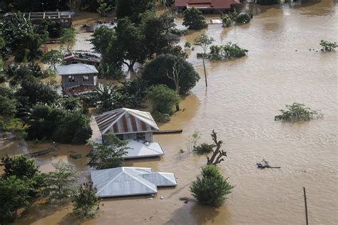 Worst floods in 45 years hit northern Philippines as typhoon deaths ...