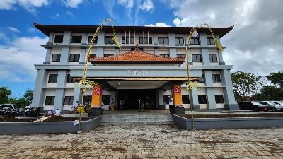 Gedung Baru Dekanat Fakultas Kedokteran Hewan Unud ‘Diplaspas ...