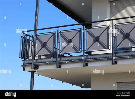 Stainless steel balcony railing hi-res stock photography and images - Alamy