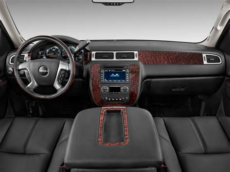 View of GMC Sierra Crew Cab Denali Short 4WD. Photos, video, features ...