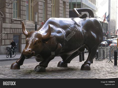 Wall Street Bull Statue Image & Photo | Bigstock