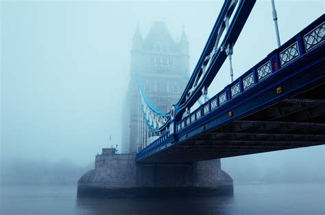 Tower Bridge on a foggy day in London [2048×1356] Photographed by ...