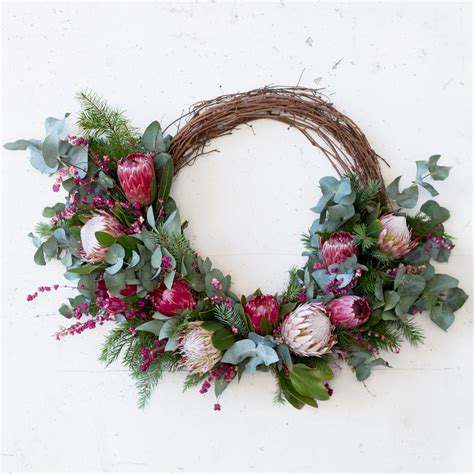 How To Decorate A Wreath With Flowers