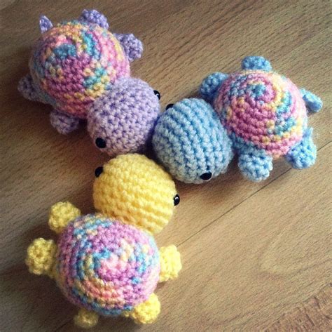 Amigurumi Turtles | Crochet turtle, Scrap yarn crochet, Crochet patterns