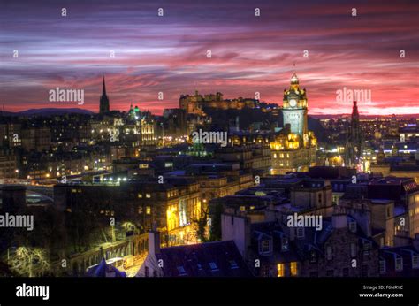 Edinburgh skyline night hi-res stock photography and images - Alamy