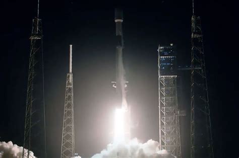 SpaceX Falcon 9 rocket launches Starlink satellites on record-breaking ...