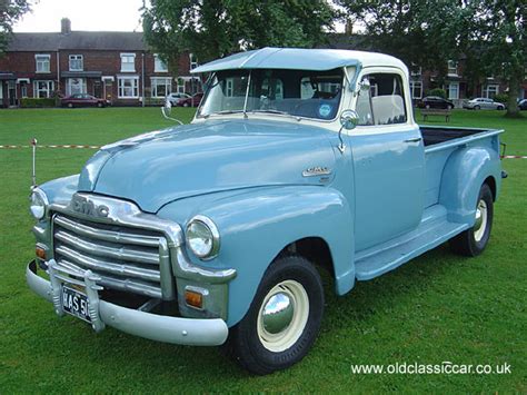 Classic GMC Pickup truck - Nantwich Transport Festival - one of 93 photos taken at the 2005 show