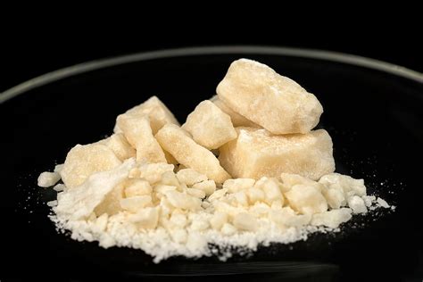 What Are the Differences Between Crack and Cocaine? | Zinnia Health