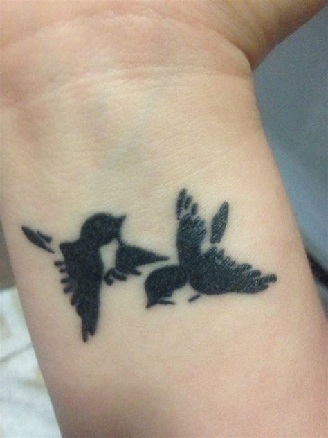 40 Elegant Birds Wrist Tattoos Design