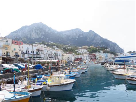 Guide to Visiting the Isle of Capri (Itinerary & Tips)