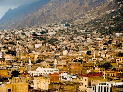 Taiz, Yemen Ta'izz or Taiz (تعز) is a city in the Yemeni Highlands, near the famous Mocha port ...