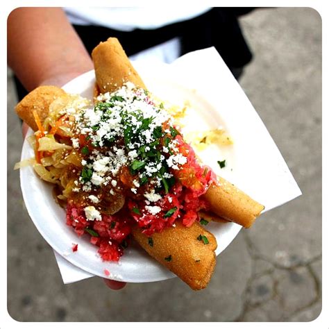 Street food junkies on the hunt in Guatemala - GlobetrotterGirls