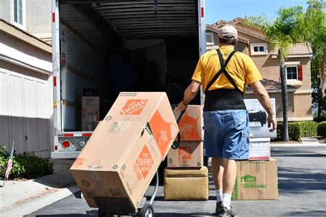 Hiring Professional Movers | Moving-me | Moving Tips