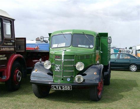 Bedford | Vintage trucks, Bedford truck, Classic trucks