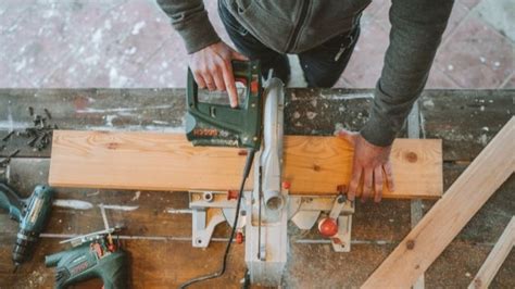 Why Should You Choose A Skilled Carpenter?- Handyman Services ...