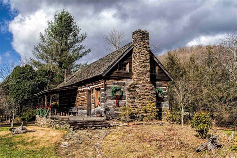 Rustic Log Cabin in the Mountains of NC