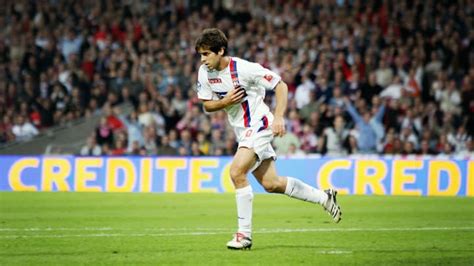 Unsung Heroes: Juninho Pernambucano - The Brazilian Set-Piece Wizard ...