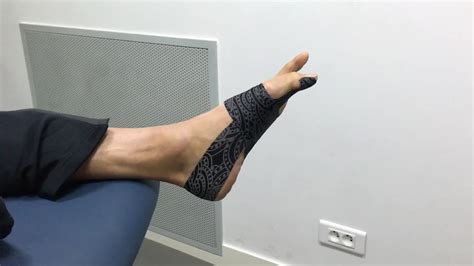 LONGITUDINAL AND TRANSVERSE FOOT ARCH SUPPORT WITH DYNAMIC TAPE - YouTube