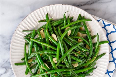 Garlic Green Beans Recipes (Quick and Easy) | The Kitchn