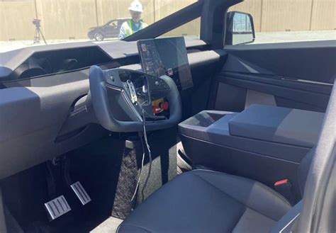 New Cybertruck interior / dash photos - June 6, 2022 | Tesla Cybertruck ...