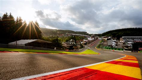 Eau Rouge Thursday Evening Before The Rain Came [26.08.2021] : r/formula1