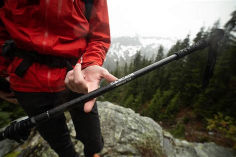 These Carbon Fiber Trekking Poles Reduce Weight by 30%