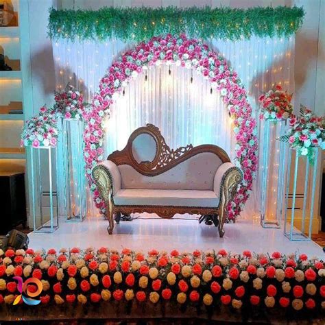 Classic and Simple Engagement Decoration with Flower