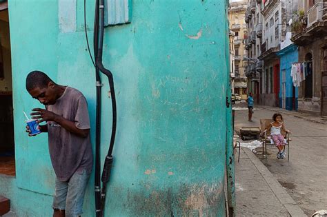 Alex Webb CUBA. Havana. 2013. | Fotografia de rua, Fotojornalismo, Fotos