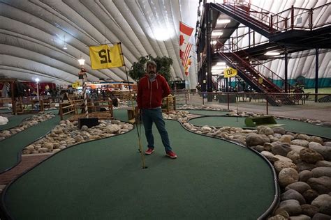 The Golf Dome – Winnipeg, Manitoba (Canada) – A Couple of Putts