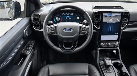 Ford Everest 2024 Interior - Toma Fanchette