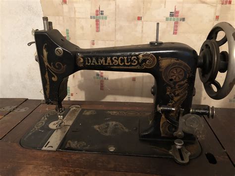 Grandma Strohman’s machine | Vintage sewing machines, Sewing machine ...