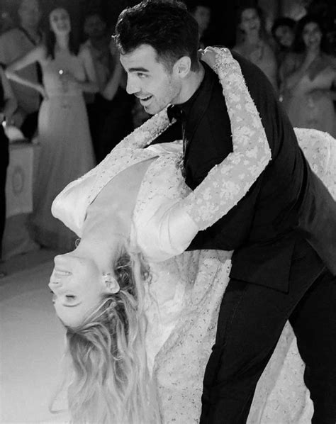 Sophie Turner y Joe Jonas celebran dos años de casados con fotos ...