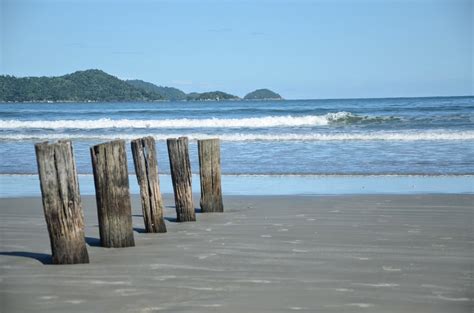 Ubatuba (Surfing city in southeastern Brazil) - Nomadic Niko