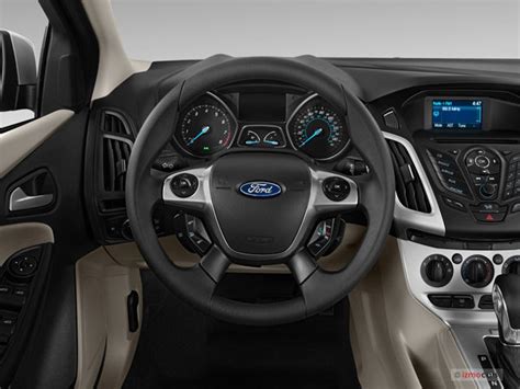 2012 Ford Focus: 34 Interior Photos | U.S. News