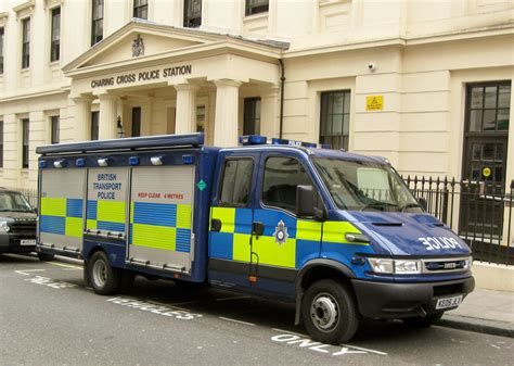 British Police Transport outside Charing Cross police station. [2543x1809] : r/policeporn