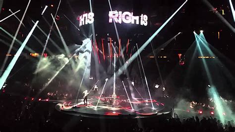 Muse "Knights of Cydonia" Live Verizon Center 2/1/16 - YouTube