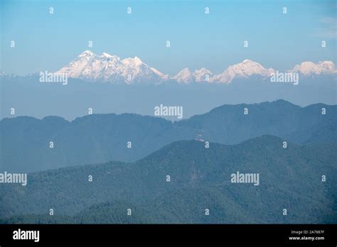 A background of the snow covered Himalaya Mountain Range in Nepal Stock ...