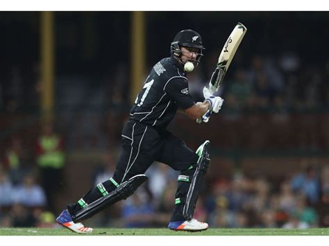 New Zealand recall Colin de Grandhomme to ODI squad