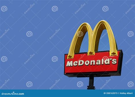 McDonald`s Golden Arches Sign Editorial Photo | CartoonDealer.com #118596989