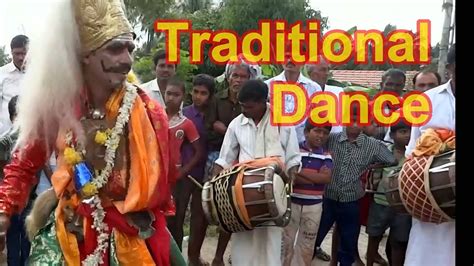 Traditional Dance of Karnataka - Veeragase Kunitha - YouTube