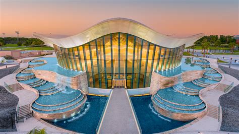 Deep Dive Dubai — Diving Pool Review | Condé Nast Traveler