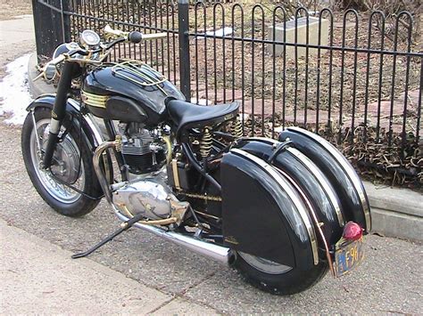 Triumph Thunderbird Custom – Rear Left | Bike-urious