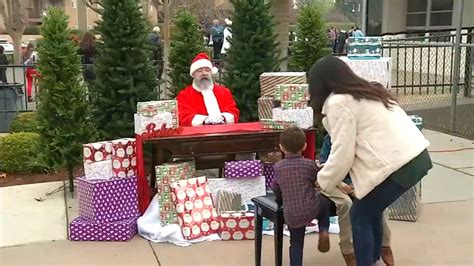 Peoples Church holds outdoor Christmas Eve service and event - ABC30 Fresno