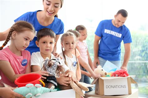 How to Involve Children in Volunteering - Maot Chitim of Greater Chicago