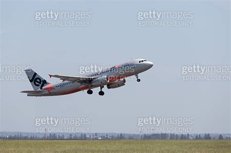 Jetstar Airbus A320 take off 이미지 (1079129790) - 게티이미지뱅크