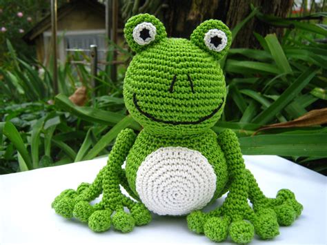 I really like this! Crochet Frog, Crochet Amigurumi, Free Crochet ...