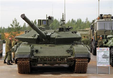 Rus ayrılıkçılara T-90M tank teslimatı | DefenceTurk