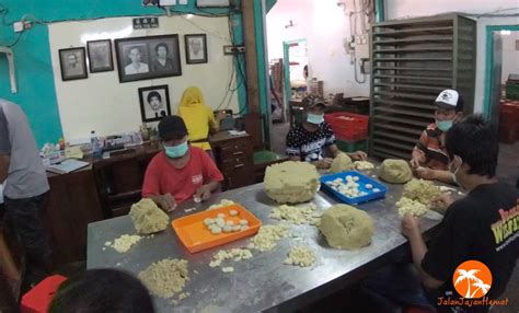 Bakpia Pathok 25 – Pembuatan – Jalan Jajan Hemat