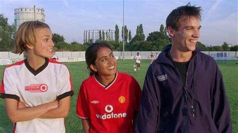 Bend It Like Beckham (12) | Close-Up Film Review - close-upfilm